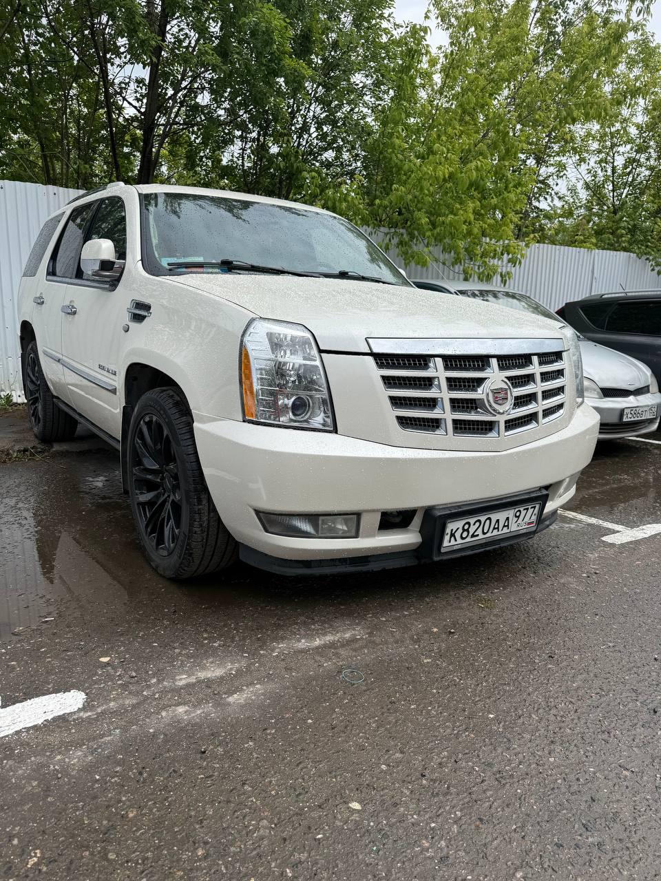 Cadillac Escalade GMT900 Platinum