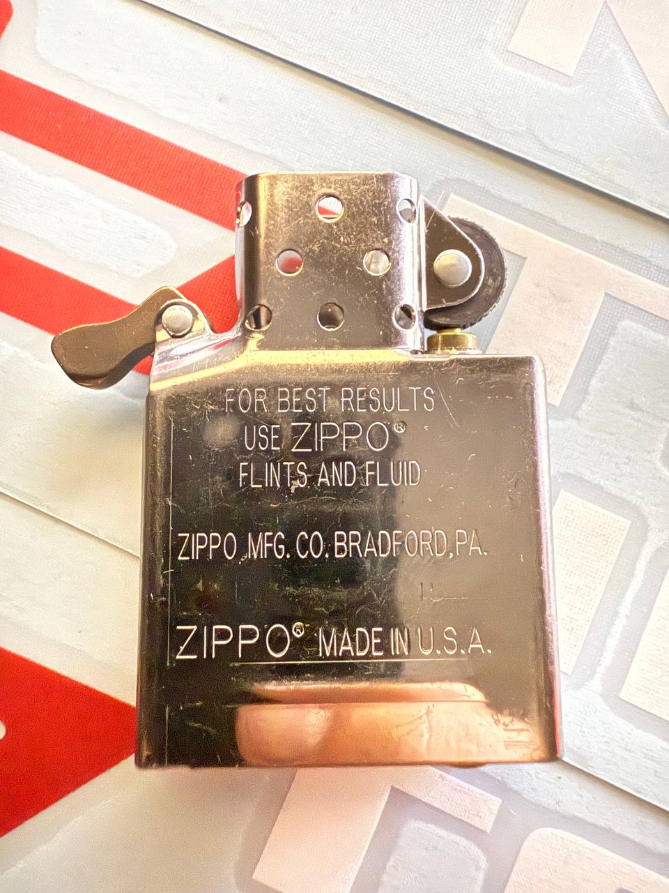 Зажигалка  zippo  4
