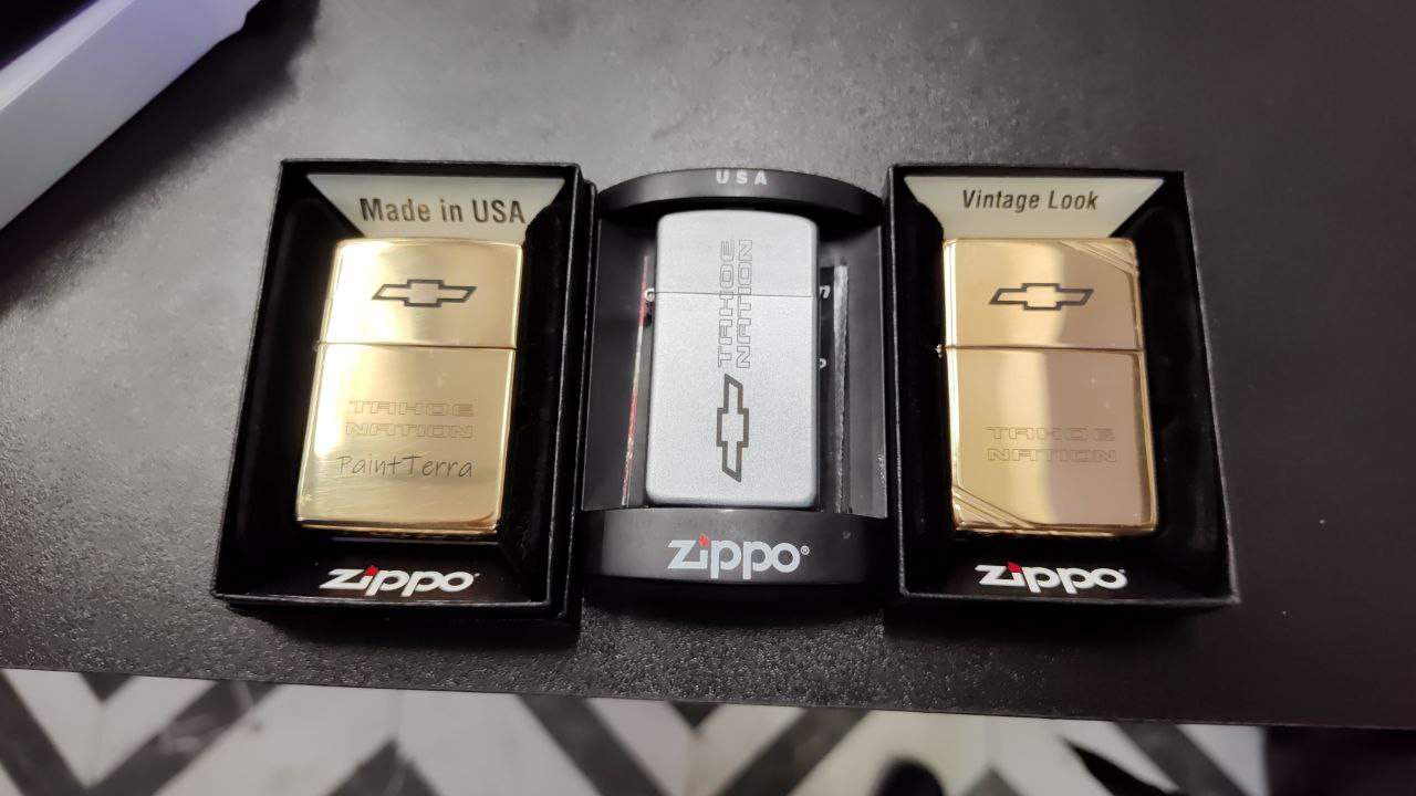 Зажигалка  zippo 